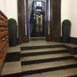 Pensión Lo Sguardo Sui Re